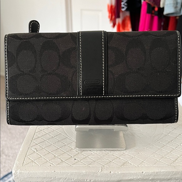 Coach Black Signature Wallet - Picture 1 of 1